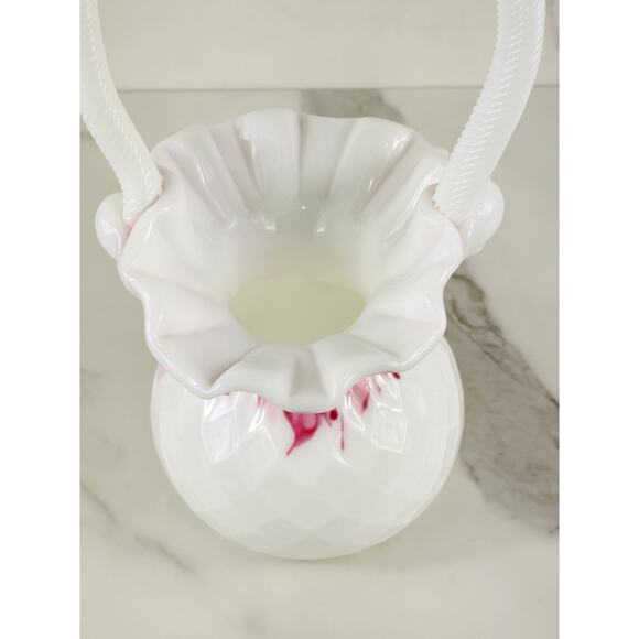 Vase Ruffled Rime w/ Face on Handle 11" Art Milk Glass Basket 80's White Pink - Picture 4 of 16